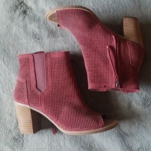 Tom's Majorca Oxblood Preforated Suede Booties